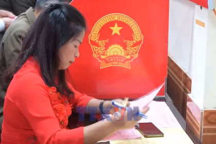 Hà Tĩnh gần 99% cử tri hoàn thành nghĩa vụ công dân 