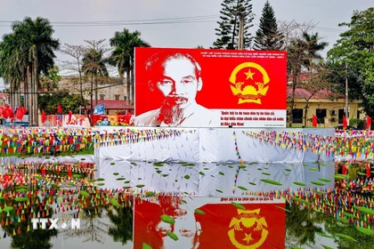 Chính quyền và nhân dân các xã mới thành lập trên địa bàn huyện Sóc Sơn cũ đang tích cực chuẩn bị cơ sở vật chất phục vụ công tác bầu cử. (Ảnh: Trung Nguyên/TTXVN)