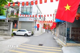 Không khí chào mừng Đại hội đại biểu Đảng bộ phường Tam Điệp, tỉnh Ninh Bình. (Ảnh: Thùy Dung/TTXVN)