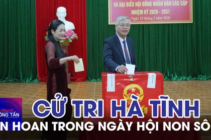 Cử tri Hà Tĩnh hân hoan tham dự ngày hội non sông
