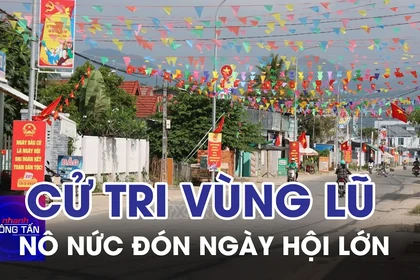 Cử tri vùng lũ nô nức đón ngày hội lớn