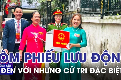 Hòm phiếu lưu động đến với những cử tri đặc biệt 