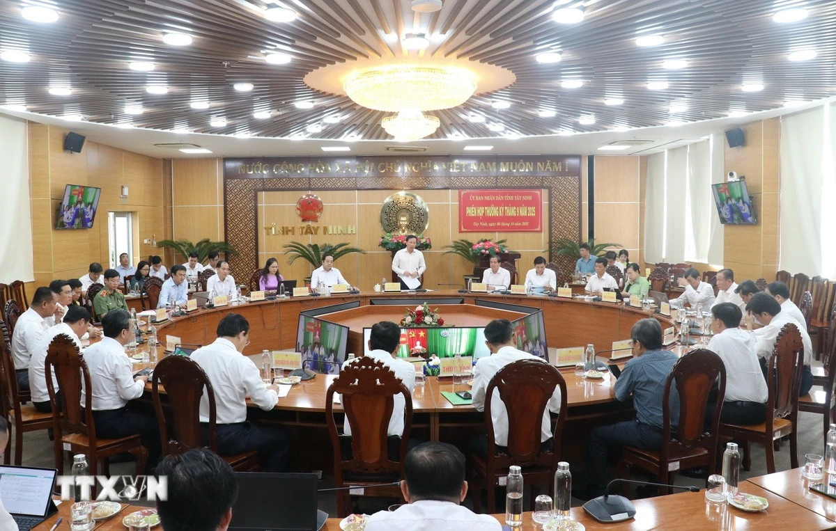 UBND tỉnh Tây Ninh tổ chức Hội nghị đánh giá tình hình kinh tế-xã hội 9 tháng và đề ra phương hướng nhiệm vụ cho những tháng còn lại của năm 2025. (Ảnh: Bùi Giang/TTXVN)