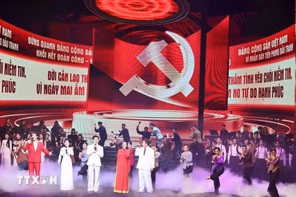 Tiết mục biểu diễn tại Chương trình hòa nhạc chính luận nghệ thuật đặc biệt “Mãi mãi niềm tin theo Đảng” ngày 16/1/2026. (Ảnh: Minh Đức/TTXVN)