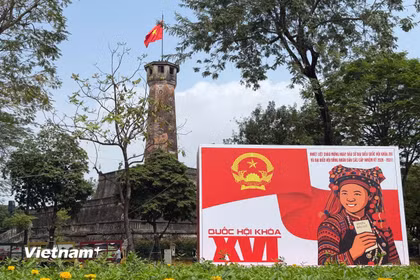 Những ngày đầu tháng 3/2026 tại các tuyến đường, phố, trên địa bàn Hà Nội, không khí chuẩn bị cho cuộc bầu cử đại biểu Quốc hội khóa XVI và đại biểu Hội đồng nhân dân các cấp nhiệm kỳ 2026-2031 diễn ra khẩn trương. (Ảnh: Huy Khánh/Vietnam+)