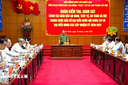 Quang cảnh Đoàn công tác của Hội đồng bầu cử Quốc gia làm việc với lãnh đạo tỉnh Tây Ninh. (Ảnh: Thanh Bình/TTXVN)