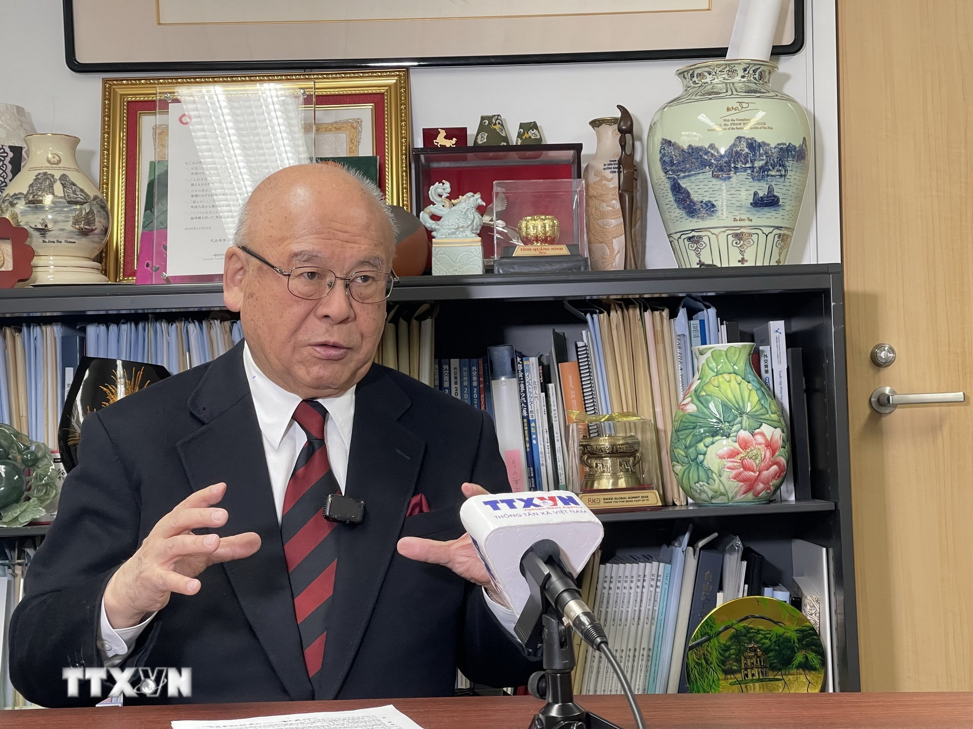 Ông Takebe Tsutomu, Cố vấn đặc biệt Liên minh Nghị sỹ hữu nghị Nhật-Việt, cựu Tổng Thư ký Đảng Dân chủ Tự do. (Ảnh: Xuân Giao/TTXVN)