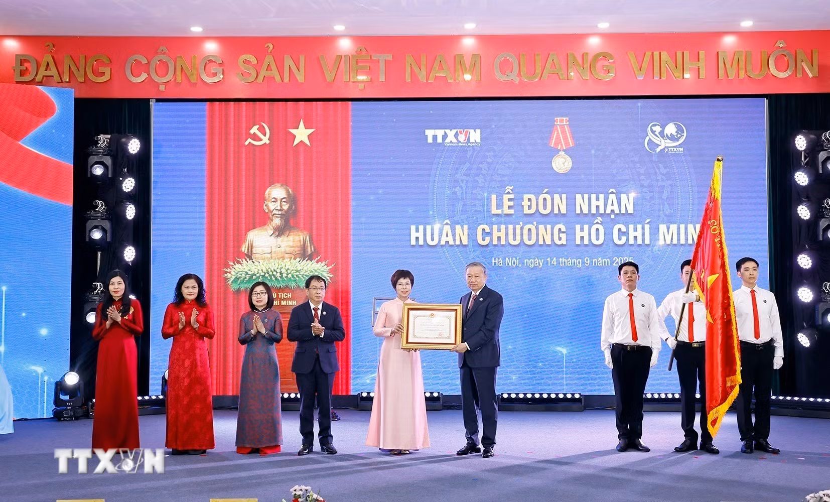 ttxvn-tong-bi-thu-to-lam-du-le-ky-niem-80-nam-ngay-truyen-thong-thong-tan-xa-viet-nam-8274091.jpg