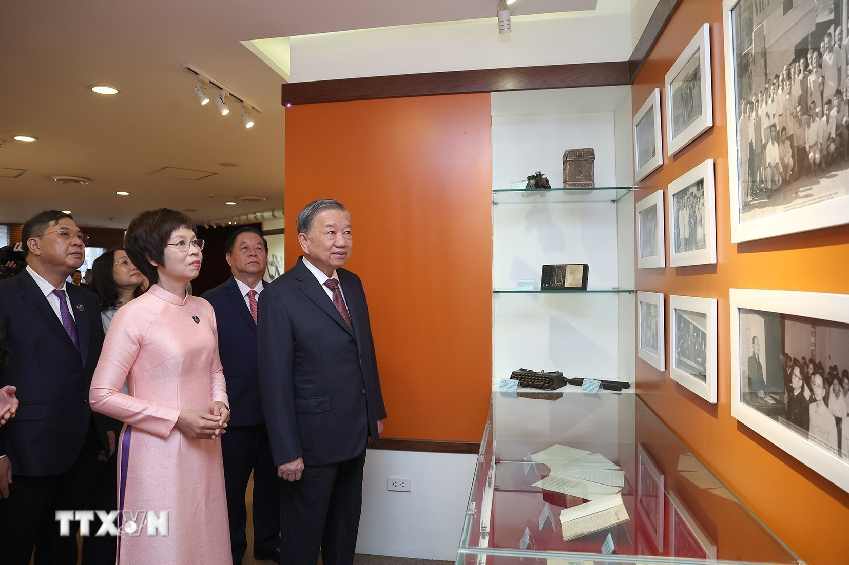 ttxvn-tong-bi-thu-to-lam-du-le-ky-niem-80-nam-ngay-truyen-thong-thong-tan-xa-viet-nam-8273974-5.jpg