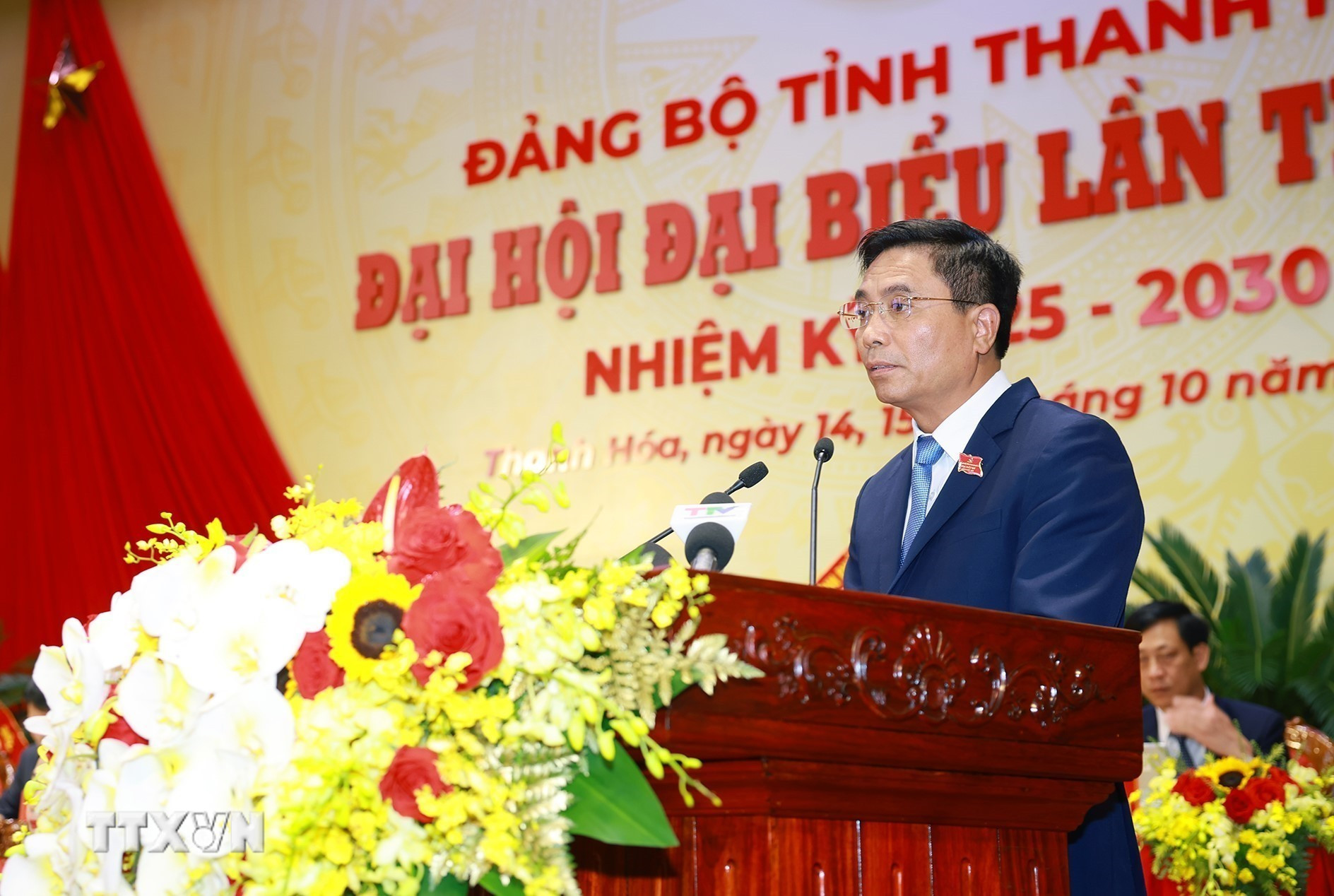ttxvn-thu-tuong-pham-minh-chinh-du-dai-hoi-dai-bieu-dang-bo-tinh-thanh-hoa-lan-thu-xx-8339509-7.jpg