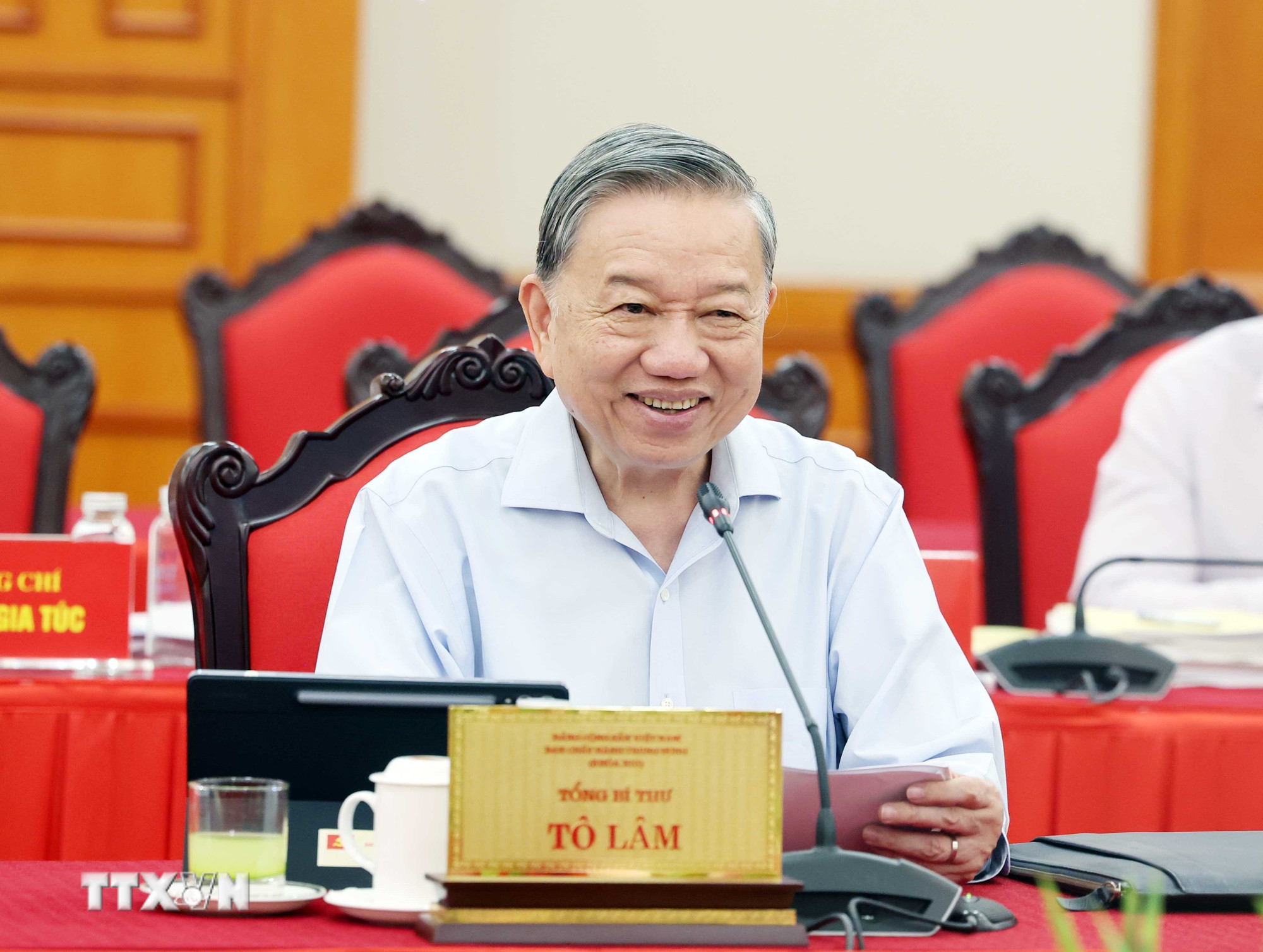 ttxvn-tong-bi-thu-to-lam-chu-tri-buoi-lam-viec-voi-ban-thuong-vu-dang-uy-chinh-phu-8266959-1.jpg