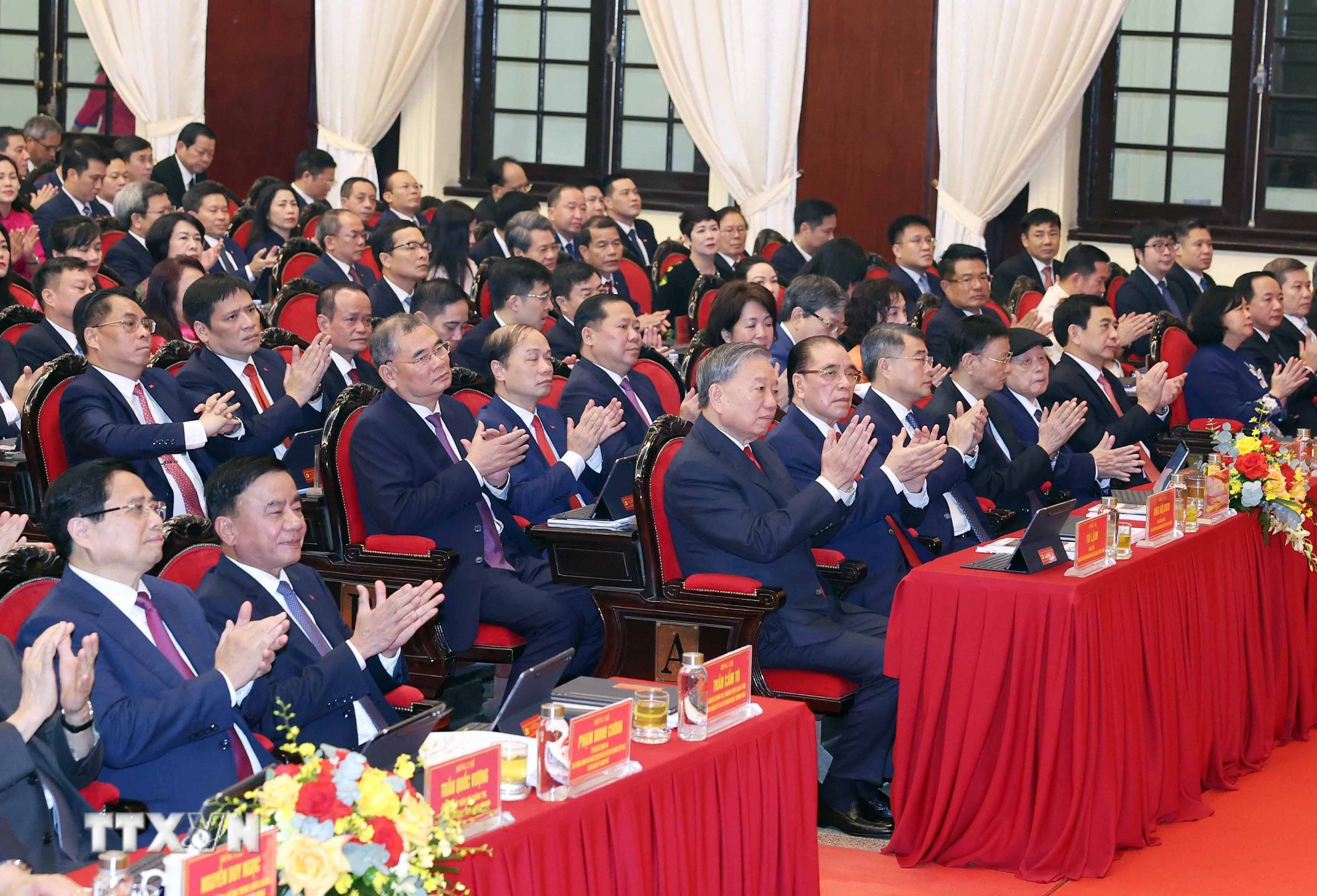 ttxvn-tong-bi-thu-du-dai-hoi-dai-bieu-dang-bo-cac-co-quan-dang-trung-uong-lan-thu-nhat-8292966.jpg