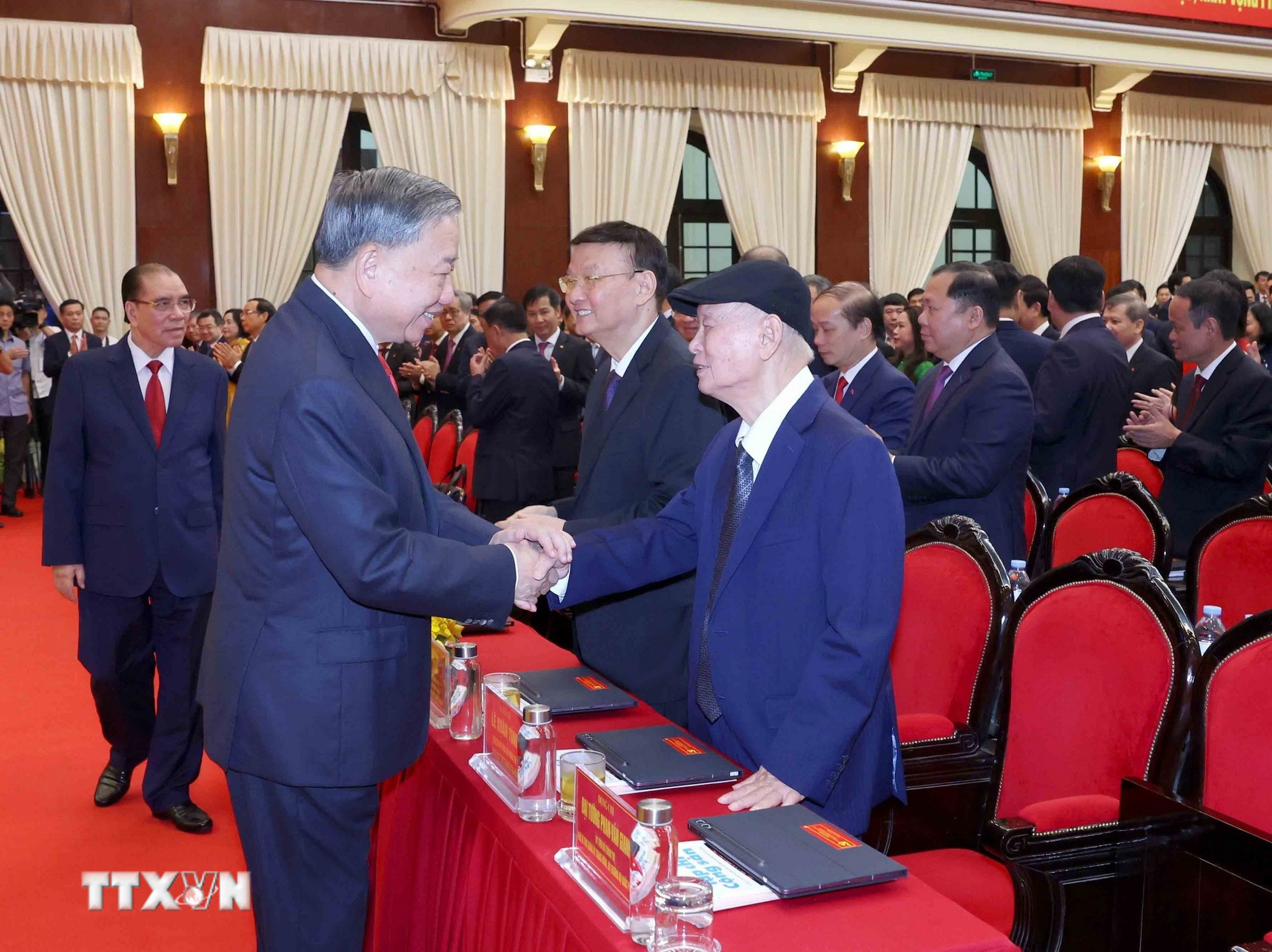 ttxvn-tien-toi-dai-hoi-xiv-cua-dang-dai-hoi-dai-bieu-dang-bo-cac-co-quan-dang-trung-uong-lan-thu-nhat-8292884-7.jpg