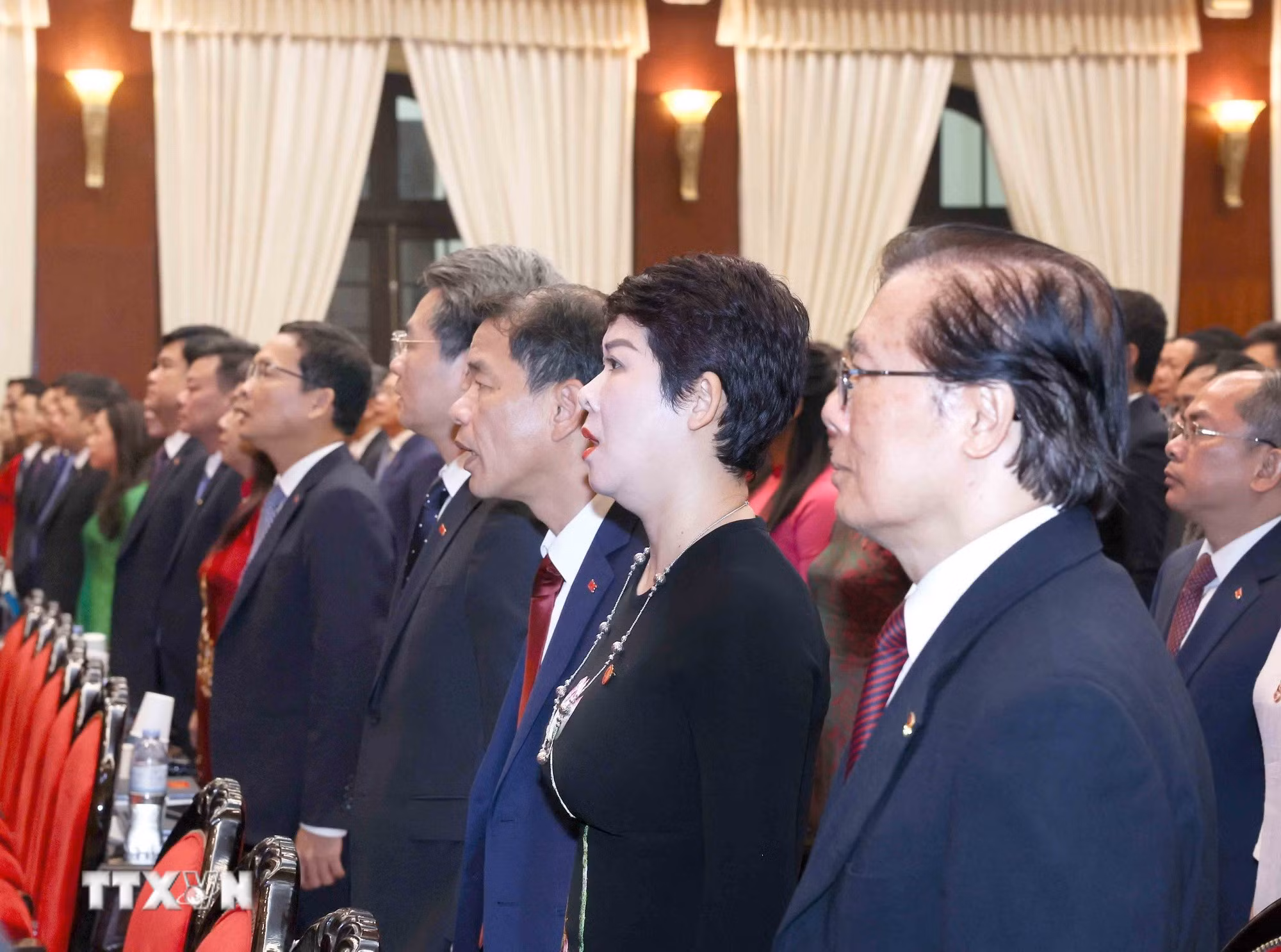 ttxvn-tien-toi-dai-hoi-xiv-cua-dang-dai-hoi-dai-bieu-dang-bo-cac-co-quan-dang-trung-uong-lan-thu-nhat-8293053-3.jpg