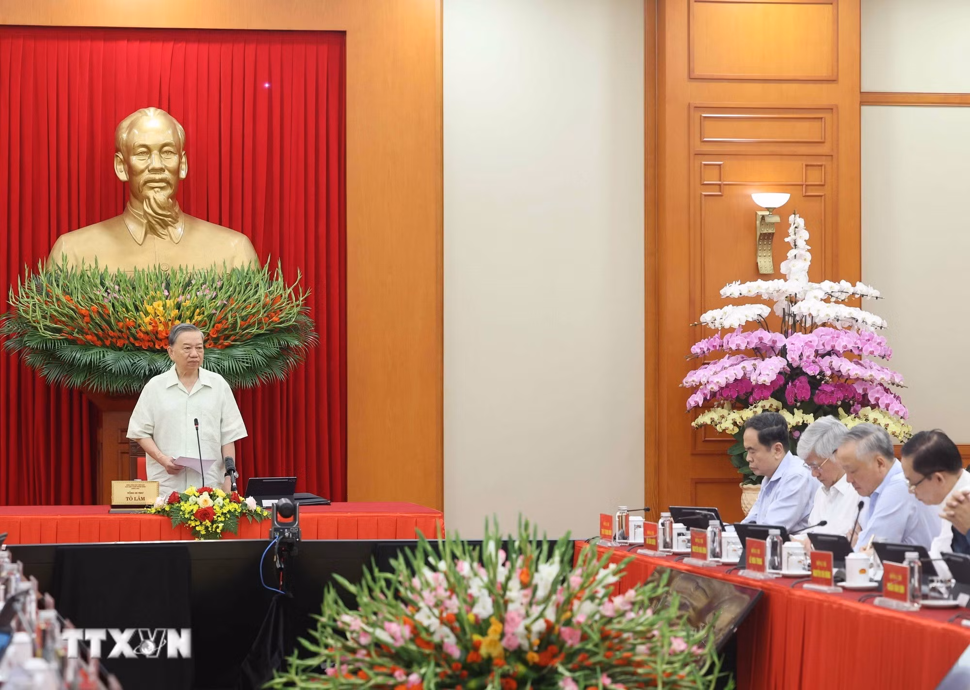 ttxvn-tong-bi-thu-to-lam-chu-tri-phien-hop-cua-thuong-truc-ban-chi-dao-trung-uong-ve-phat-trien-khoa-hoc-cong-nghe-doi-moi-sang-tao-va-chuyen-doi-8339960-5.jpg