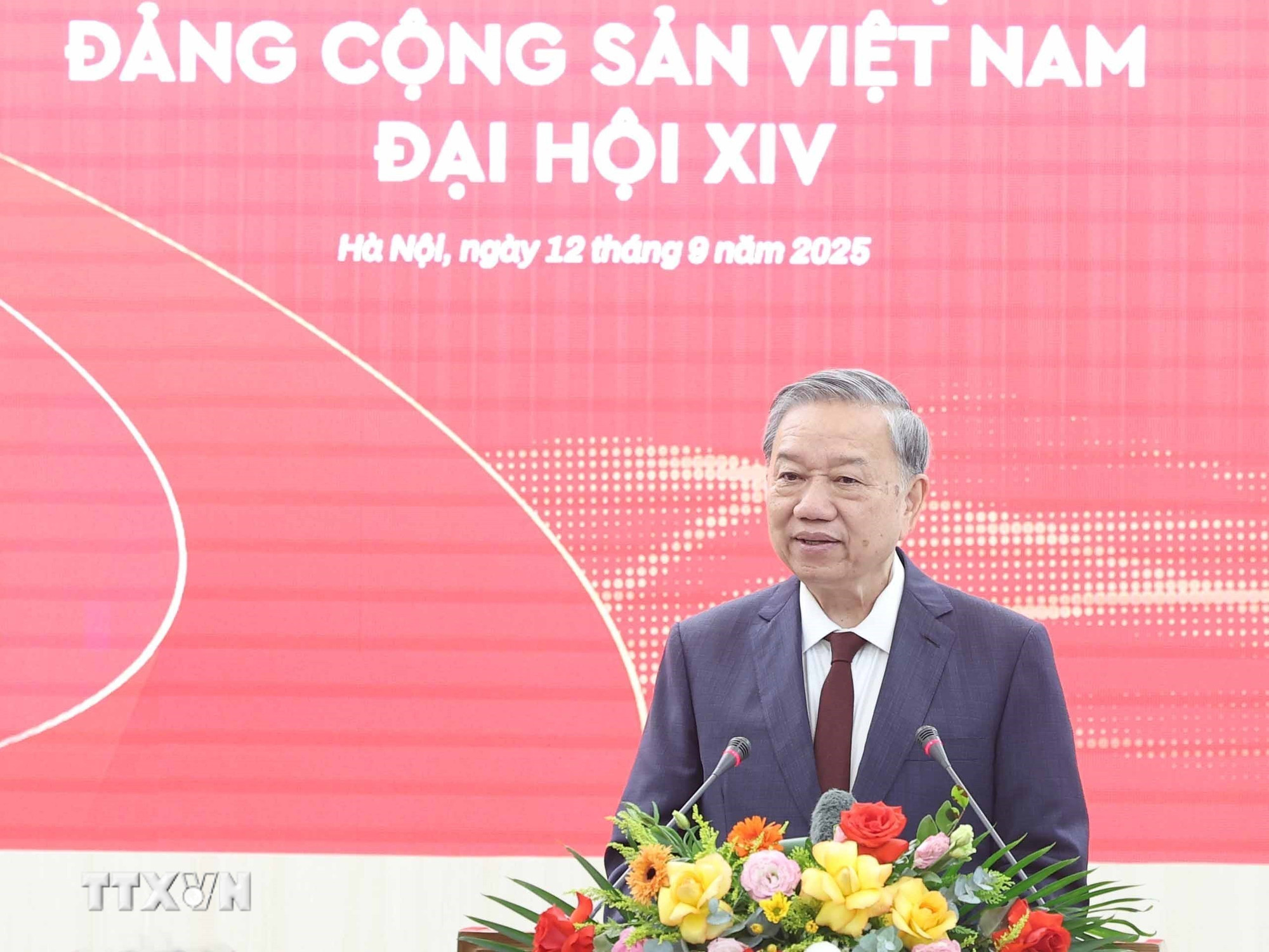 ttxvn-tong-bi-thu-to-lam-du-le-ra-mat-trang-thong-tin-dien-tu-dang-cong-san-viet-nam-dai-hoi-xiv-8272164-6.jpg