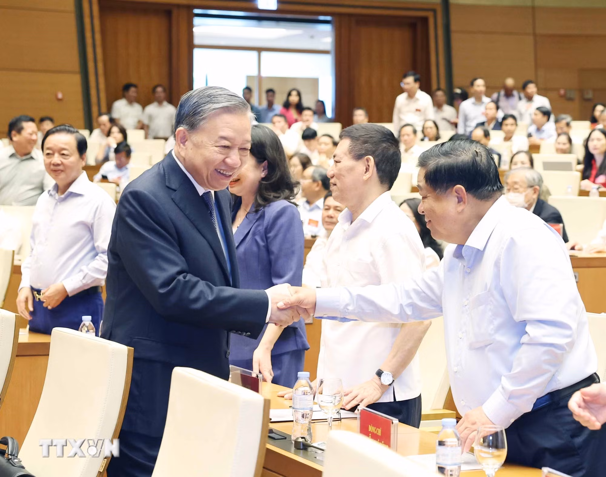 ttxvn-hoi-nghi-toan-quoc-quan-triet-trien-khai-thuc-hien-4-nghi-quyet-cua-bo-chinh-tri-8277237-4.jpg