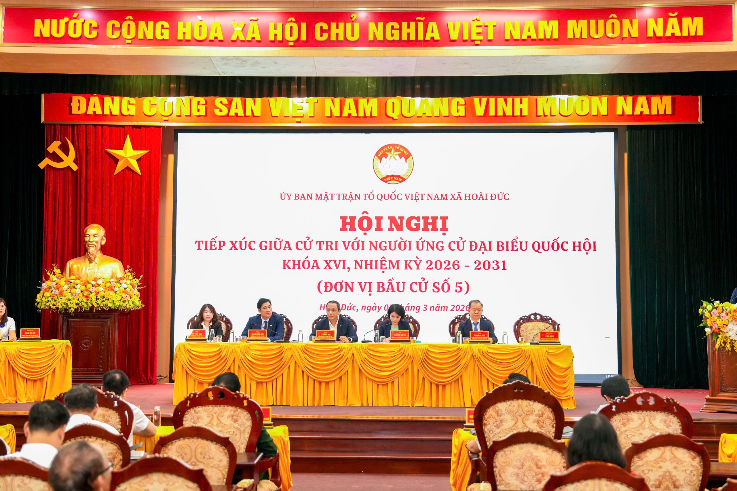 Toàn cảnh buổi tiếp xúc cử tri sáng 2/3 tại xã Hoài Đức, Hà Nội. (Ảnh: Việt Hùng/Vietnam+)