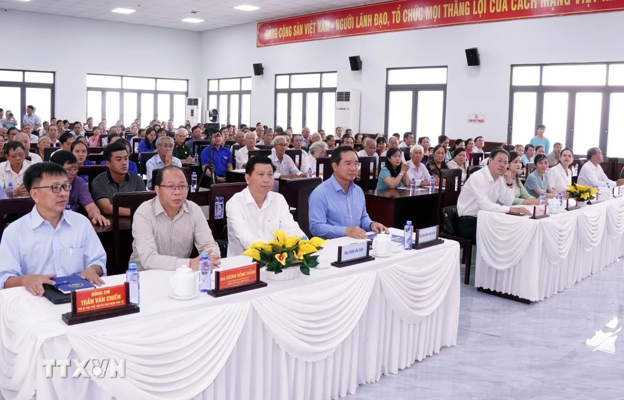 Hội nghị tiếp xúc giữa cử tri với người ứng cử đại biểu Hội đồng nhân dân Thành phố Hồ Chí Minh, đơn vị bầu cử số 36. (Ảnh: Trung Tuyến/TTXVN)