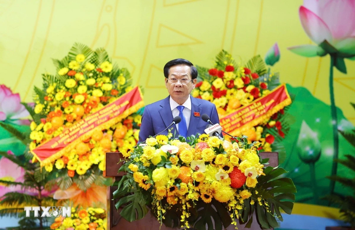 Ông Đỗ Thanh Bình, Ủy viên Trung ương Đảng, Bí thư Thành ủy Cần Thơ nhiệm kỳ 2020-2025, thay mặt Đoàn Chủ tịch phát biểu bế mạc Đại hội. (Ảnh TTXVN phát)