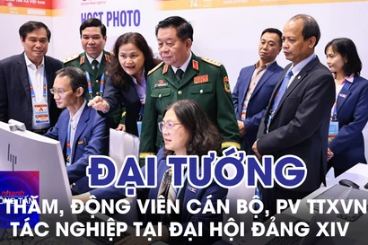 Đại tướng Nguyễn Trọng Nghĩa thăm, động viên cán bộ, PV TTXVN tác nghiệp tại Đại hội Đảng XIV