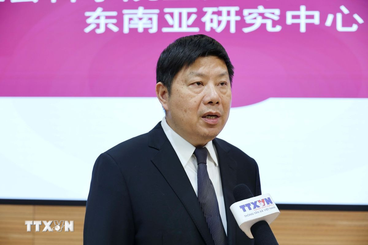 Giáo sư Hứa Lợi Bình, Giám đốc Trung tâm nghiên cứu Đông Nam Á thuộc Viện nghiên cứu Chiến lược toàn cầu và châu Á-Thái Bình Dương (CASS), Viện Khoa học xã hội Trung Quốc. (Ảnh: Quang Hưng/TTXVN)