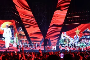 Chương trình nghệ thuật chính luận “Tổ quốc trong tim” nhân kỷ niệm 80 năm Cách mạng tháng Tám và Quốc khánh 2/9/2025. (Ảnh: Thanh Tùng/TTXVN)