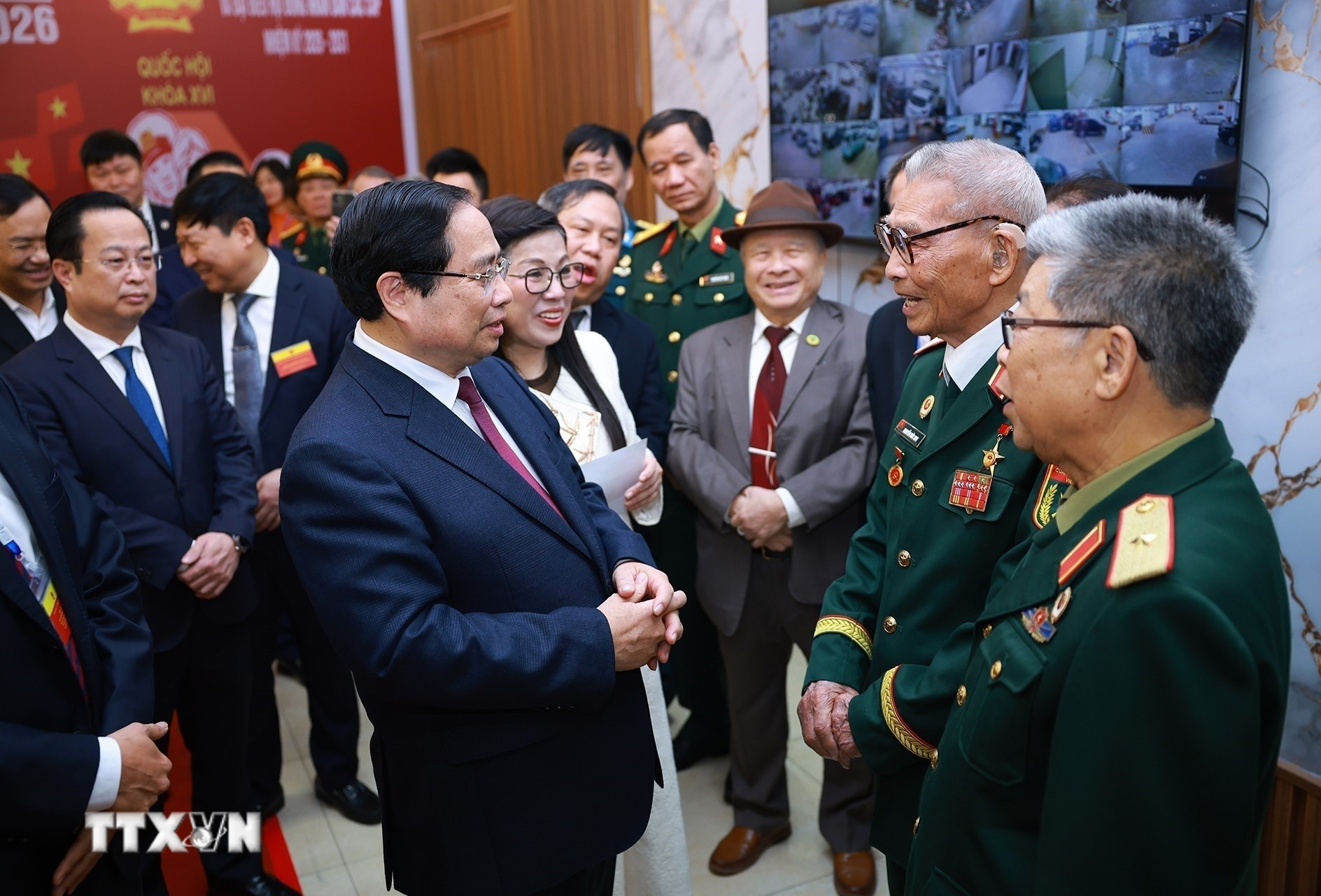 ttxvn-thu-tuong-kiem-tra-cong-tac-bau-cu-tai-phuong-tay-ho-ha-noi-5.jpg