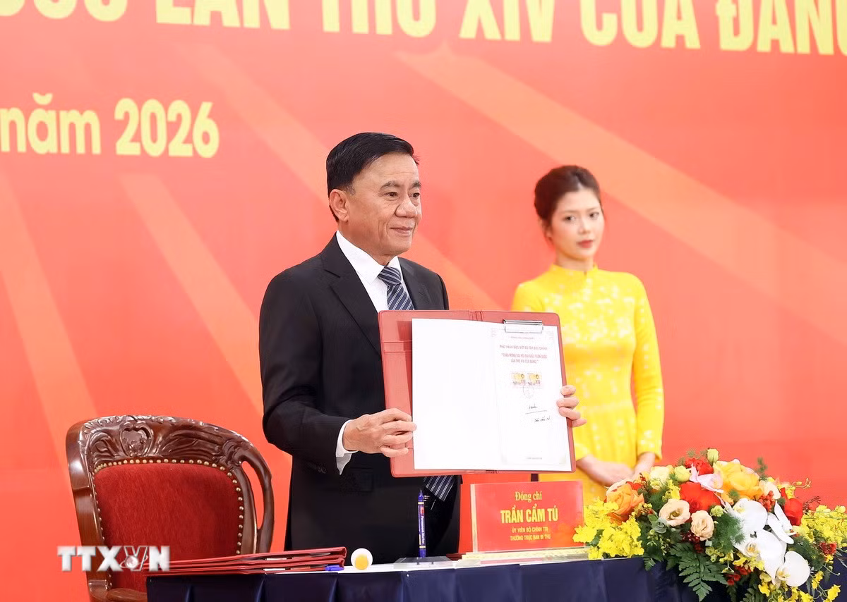 ttxvn-tem-buu-chinh-3-resize.jpg