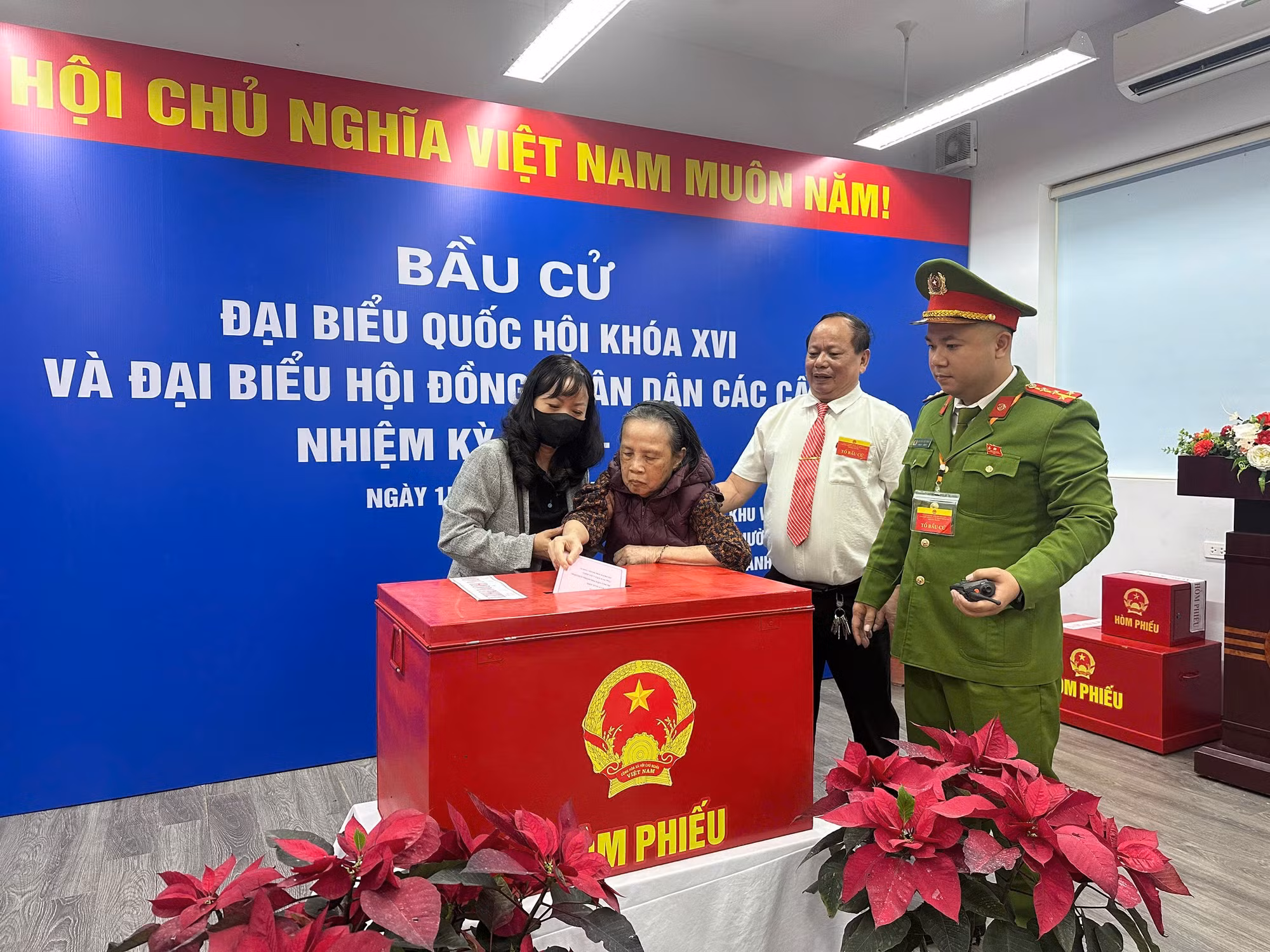 cu-hoa-bau-cu.jpg
