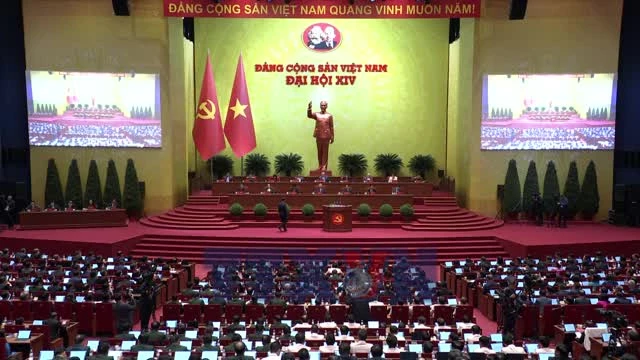 Đồng chí Trần Hồng Minh, Ủy viên Trung ương Đảng, Bí thư Đảng ủy, Bộ trưởng Bộ Xây dựng, tham luận về vấn đề “Đột phá mạnh mẽ phát triển kết cấu hạ tầng trong kỷ nguyên mới”. (Ảnh: TTXVN)