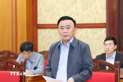 Thường trực Ban Bí thư Trần Cẩm Tú chủ trì họp thường trực Tiểu ban Tổ chức phục vụ Đại hội XIV của Đảng. (Ảnh: Phương Hoa/TTXVN)