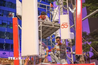 Công nhân Viettel. (Ảnh: Hoàng Hiếu/TTXVN)