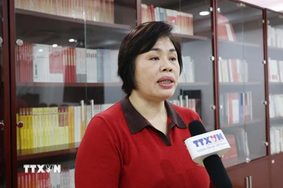 Giáo sư Phan Kim Nga, nghiên cứu viên cao cấp của Viện Nghiên cứu chủ nghĩa Marx thuộc Viện Khoa học xã hội Trung Quốc, chuyên gia nghiên cứu về Việt Nam trả lời phỏng vấn phóng viên TTXVN. (Ảnh: Quang Hưng/TTXVN)