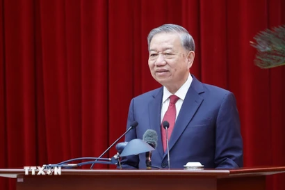 Tổng Bí thư Tô Lâm phát biểu tại cuộc gặp mặt thành viên Tiểu ban chuẩn bị Đại hội XIV của Đảng và Ban Chỉ đạo Tổng kết 40 năm đổi mới. (Ảnh: Thống Nhất/TTXVN)