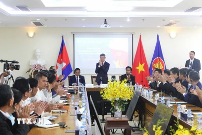 Quang cảnh tọa đàm. (Ảnh: Hoàng Minh/TTXVN)