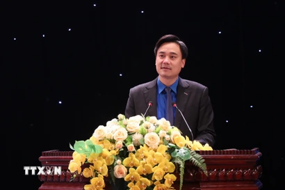 Bí thư Tỉnh Đoàn Bắc Ninh Trần Văn Đăng đóng góp ý kiến vào dự thảo các văn kiện Đại hội Đảng toàn quốc lần thứ XIV. (Ảnh: Thanh Thương/TTXVN)