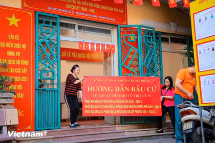 Người dân Thủ đô háo hức đón chờ bầu cử trong ngày hội non sông 