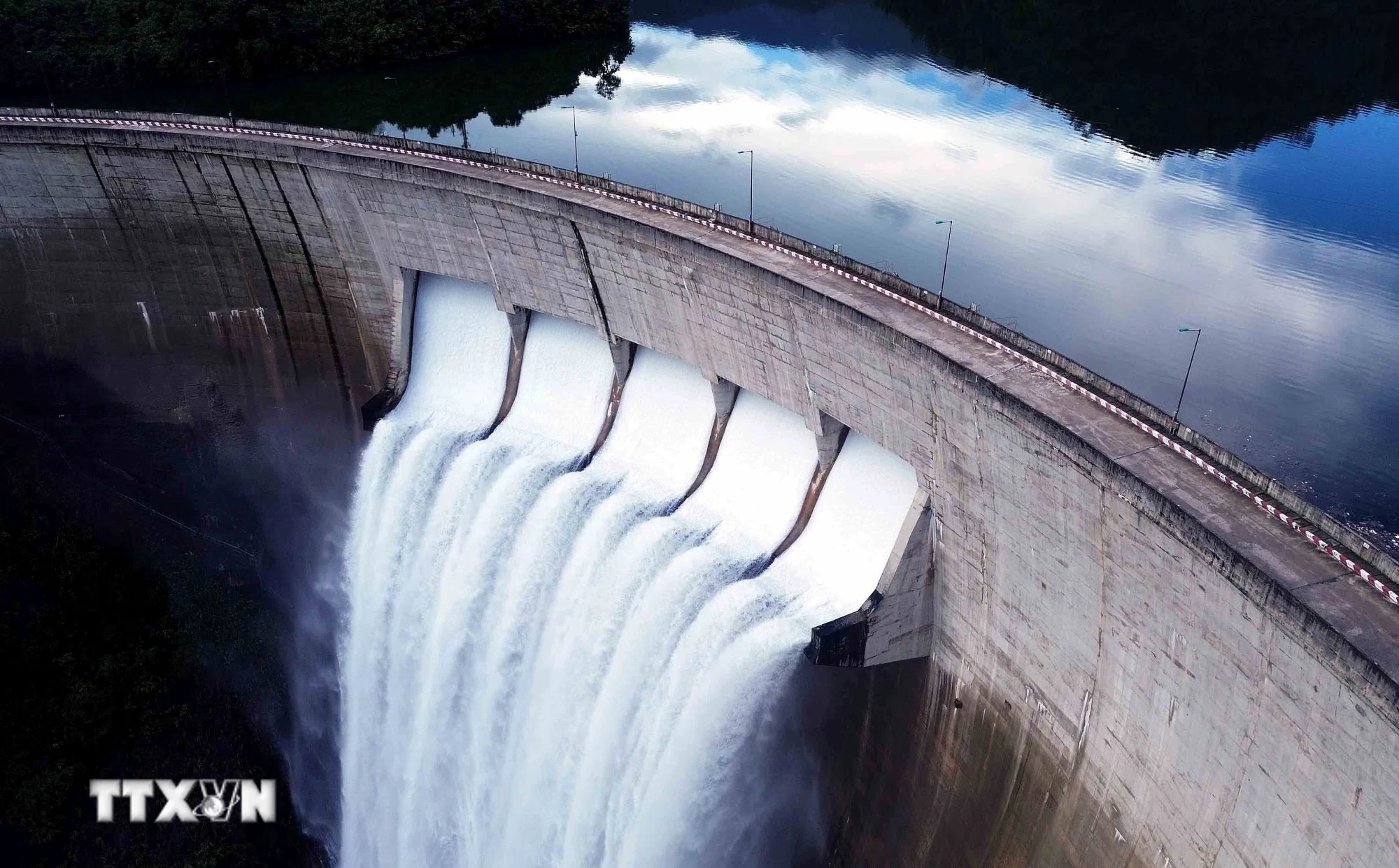 Thủy điện Nậm Chiến được xây dựng trên dòng suối Chiến (Sơn La). (Ảnh: Quang Quyết/TTXVN) 