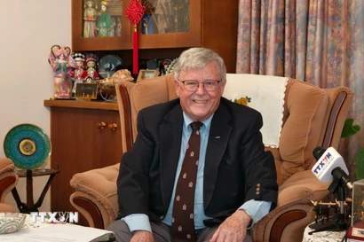 Giáo sư Carl Thayer, thuộc Học viện Quốc phòng Australia, Đại học New South Wales. (Ảnh: Trung Trang/TTXVN)