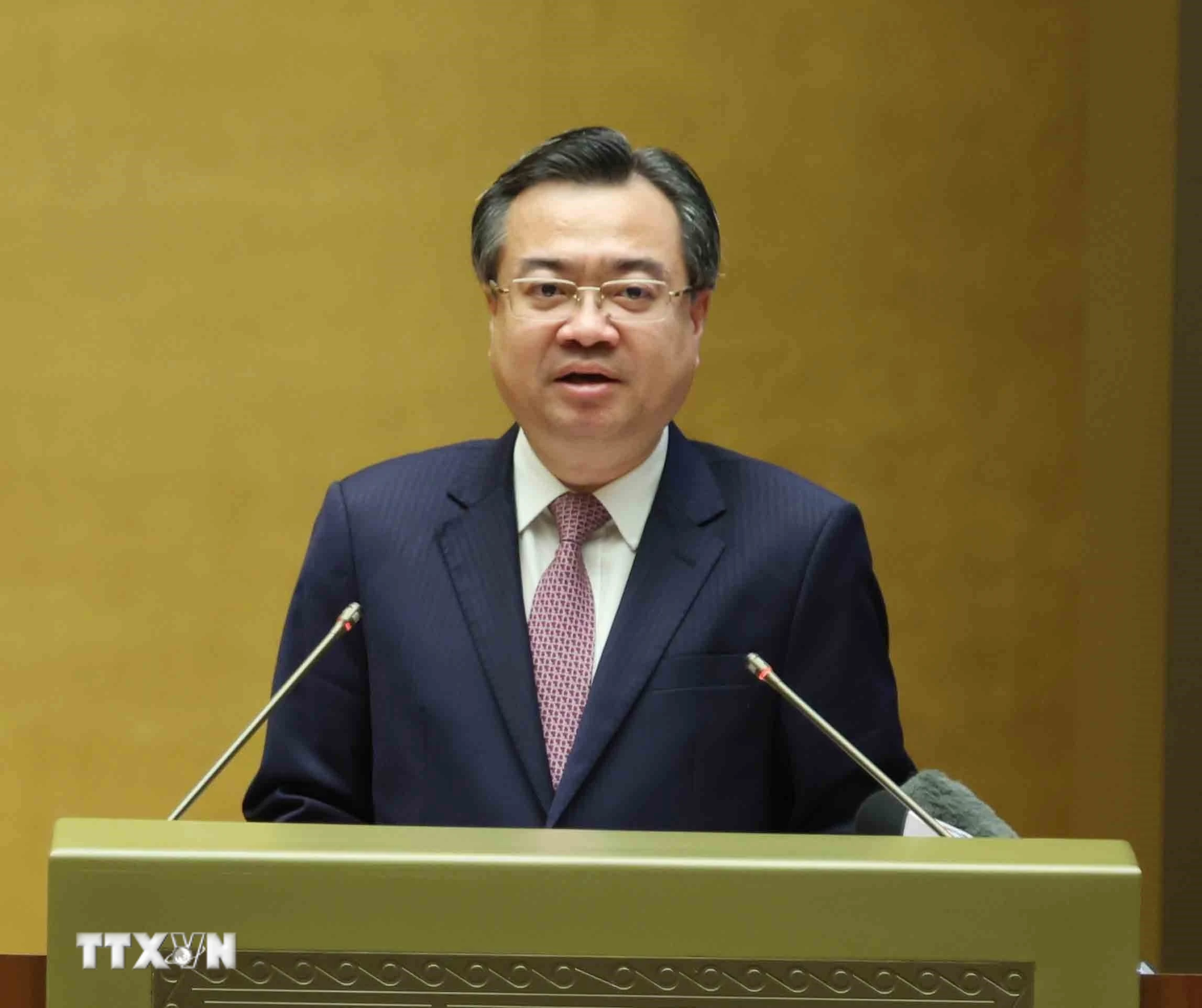 Đồng chí Nguyễn Thanh Nghị, Ủy viên Trung ương Đảng, Trưởng Ban Chính sách, chiến lược Trung ương trình bày chuyên đề “Nội dung trọng tâm, cốt lõi của Nghị quyết số 70-NQ/TW, ngày 20/8/2025 của Bộ Chính trị về bảo đảm an ninh năng lượng quốc gia đến năm 2030, tầm nhìn đến năm 2045 và Chương trình hành động thực hiện Nghị quyết số 70-NQ/TW”. (Ảnh: Phương Hoa/TTXVN)