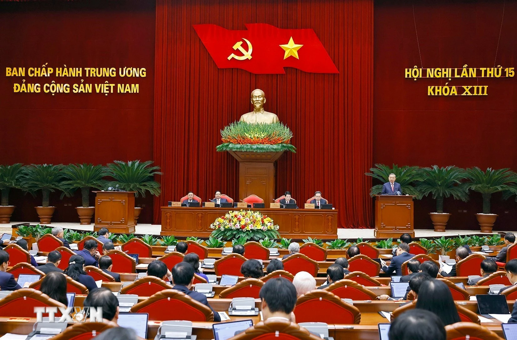 Tổng Bí thư Tô Lâm phát biểu khai mạc Hội nghị lần thứ 15 Ban Chấp hành Trung ương Đảng khóa XIII. (Ảnh: Doãn Tấn/TTXVN)