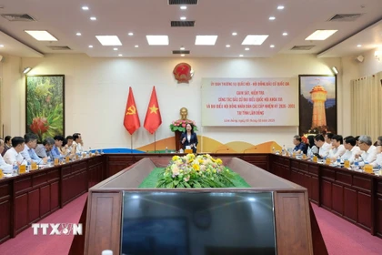 Quang cảnh buổi làm việc. (Ảnh: Nguyễn Dũng/TTXVN)