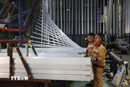 Lãnh đạo Công ty Trách nhiệm hữu hạn Tungyang thuộc Tập đoàn Ricco (xã Mao Điền, thành phố Hải Phòng) có kế hoạch sắp xếp ca kíp hợp lý, cho công nhân nghỉ làm ngày chủ nhật để công nhân có điều kiện và sức khỏe tốt nhất để tham gia bầu cử. (Ảnh: Mạnh Minh/TTXVN)