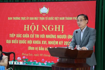 Bộ trưởng Bộ Ngoại giao Lê Hoài Trung tiếp xúc cử tri tại Huế. (Ảnh: Mai Trang/TTXVN)