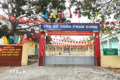 Khu vực Tổ bầu cử tại thôn Phan Dũng, xã Tuy Phong (Lâm Đồng), nơi thuần đồng bào Raglai sinh sống đã sẵn sàng cho Ngày bầu cử. (Ảnh: Nguyễn Thanh/TTXVN)