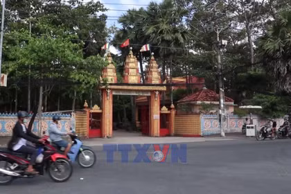 Từ chiếc điện thoại thông minh đến lá phiếu của cử tri xa quê