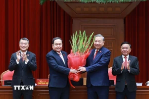 Ban Chấp hành Trung ương Đảng khóa XIV đã thống nhất tuyệt đối bầu đồng chí Tô Lâm, Tổng Bí thư Ban Chấp hành Trung ương Đảng khóa XIII tiếp tục giữ chức Tổng Bí thư Ban Chấp hành Trung ương Đảng khóa XIV. (Ảnh: TTXVN)