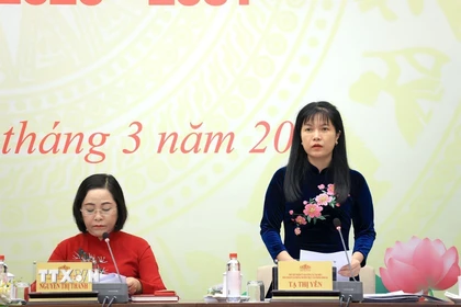 Đồng chí Tạ Thị Yên, Phó Chủ nhiệm Ủy ban Công tác đại biểu, Phó Chánh Văn phòng Thường trực, Ủy viên Tiểu ban Nhân sự thuộc Hội đồng bầu cử Quốc gia trả lời câu hỏi của phóng viên các cơ quan thông tấn, báo chí. (Ảnh: Tuấn Anh/TTXVN)