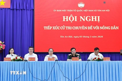 Chủ tịch Quốc hội Trần Thanh Mẫn dự Hội nghị tiếp xúc cử tri chuyên đề với nông dân tại xã Tân An Hội, Thành phố Hồ Chí Minh.(Ảnh: Doãn Tấn/TTXVN)